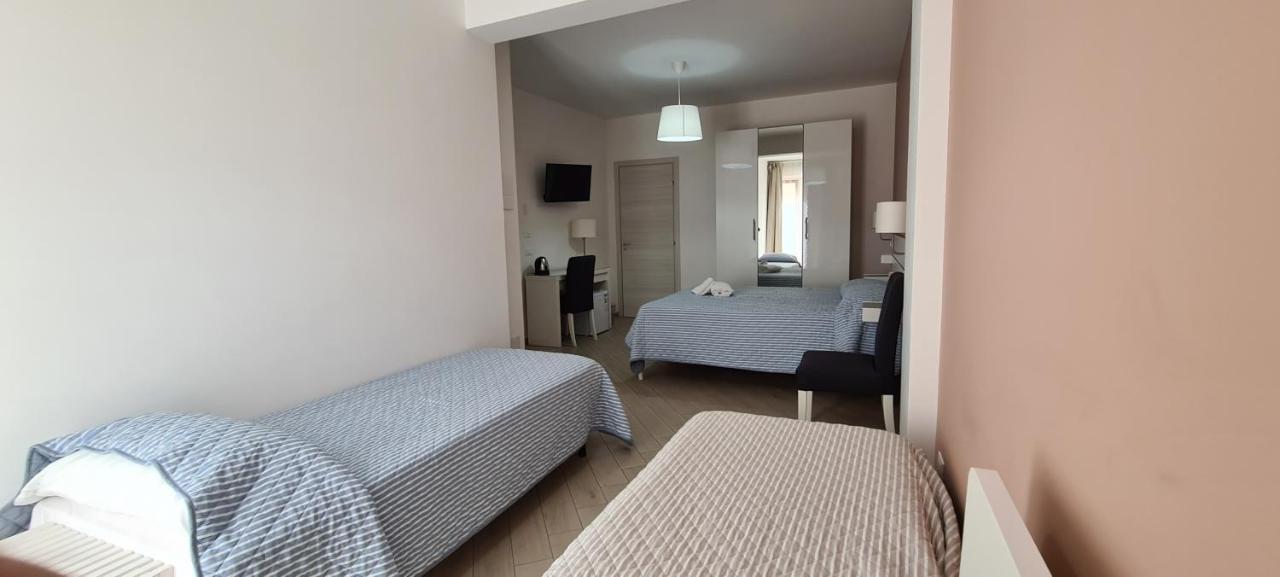 Belvedere Rent Rooms Кампофеличе-ди-Роччелла Экстерьер фото