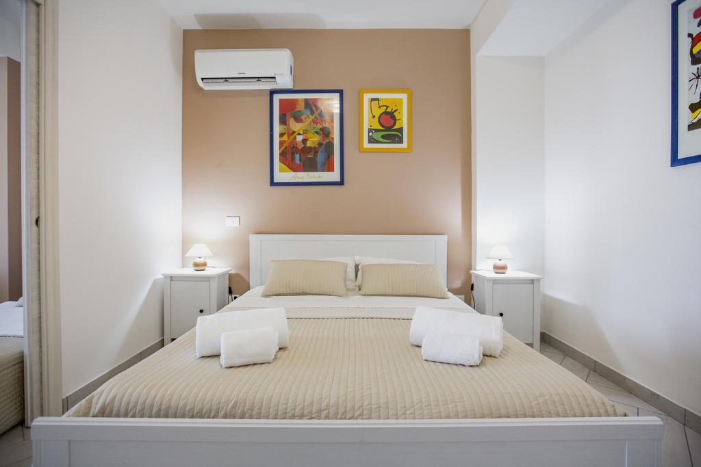 Belvedere Rent Rooms Кампофеличе-ди-Роччелла Экстерьер фото