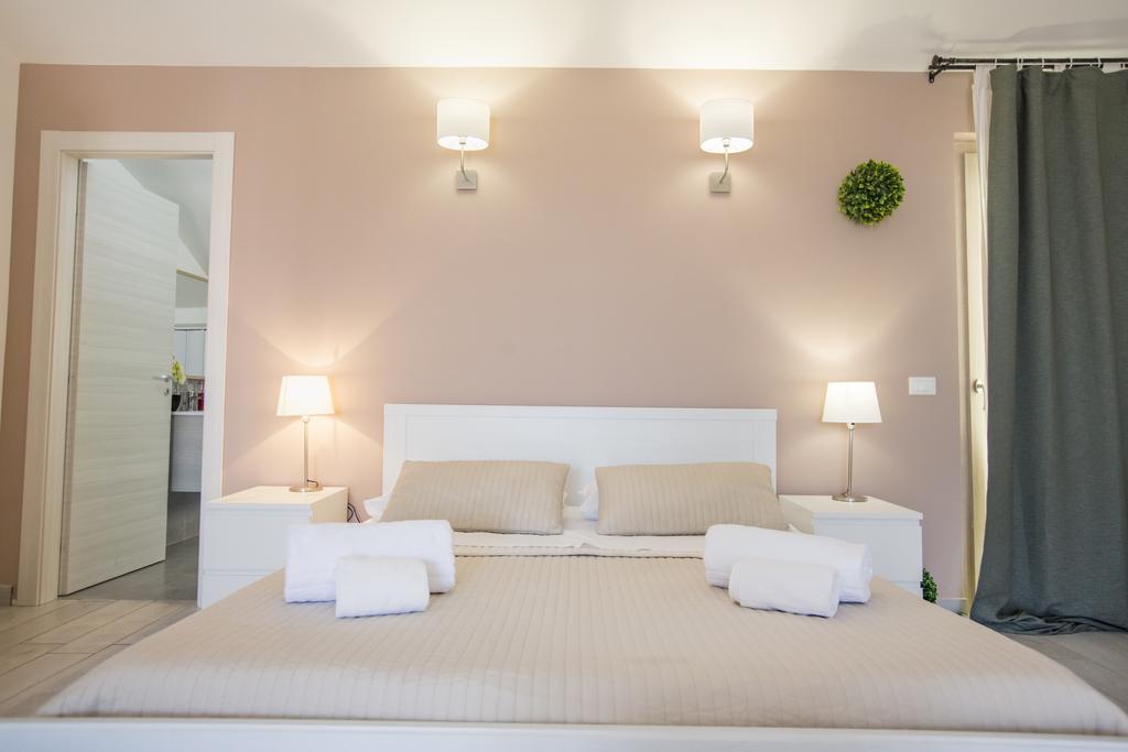 Belvedere Rent Rooms Кампофеличе-ди-Роччелла Экстерьер фото