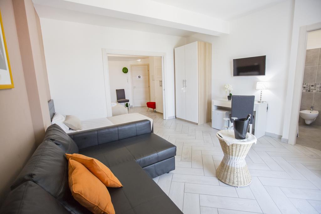 Belvedere Rent Rooms Кампофеличе-ди-Роччелла Экстерьер фото