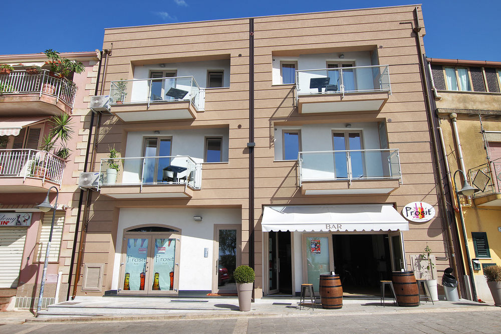Belvedere Rent Rooms Кампофеличе-ди-Роччелла Экстерьер фото