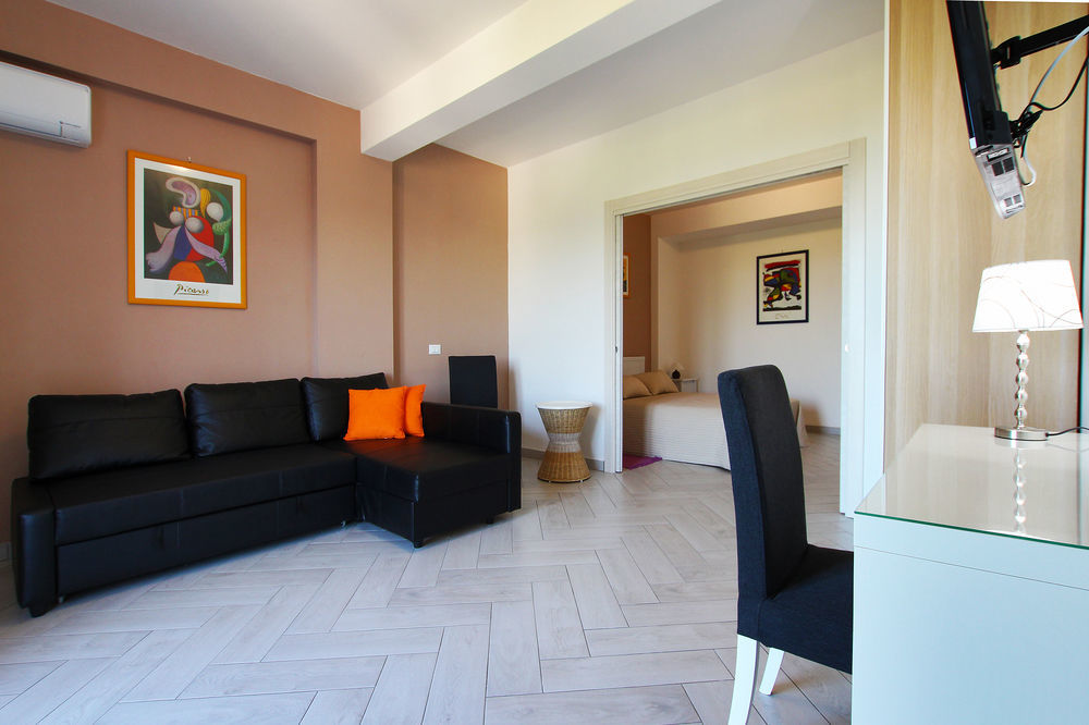 Belvedere Rent Rooms Кампофеличе-ди-Роччелла Экстерьер фото