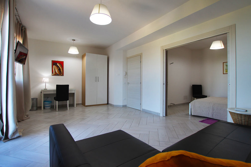 Belvedere Rent Rooms Кампофеличе-ди-Роччелла Экстерьер фото