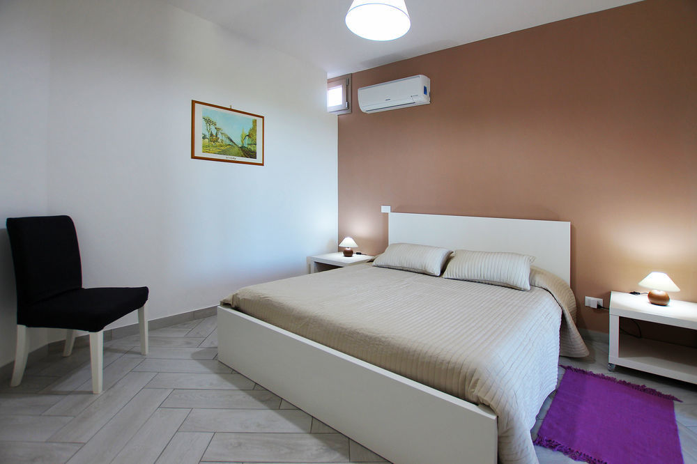 Belvedere Rent Rooms Кампофеличе-ди-Роччелла Экстерьер фото