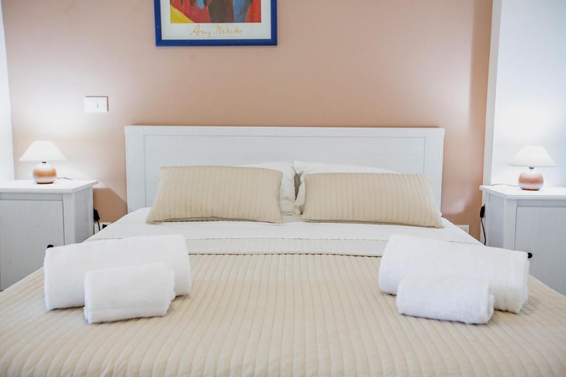 Belvedere Rent Rooms Кампофеличе-ди-Роччелла Экстерьер фото