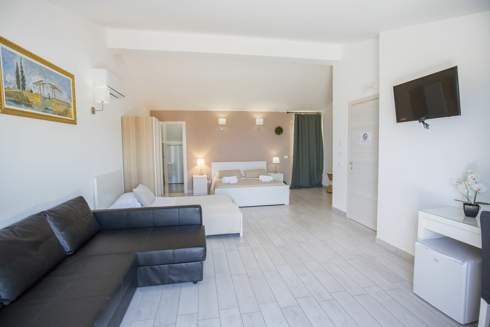 Belvedere Rent Rooms Кампофеличе-ди-Роччелла Экстерьер фото